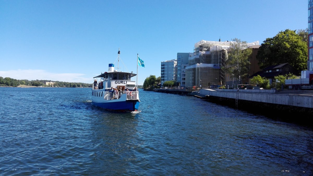 Das Linienschiff GURLI in Stockholm auf der Linie 80 Richtung Nybroplan. Aufgenommen am 09.10.2017.