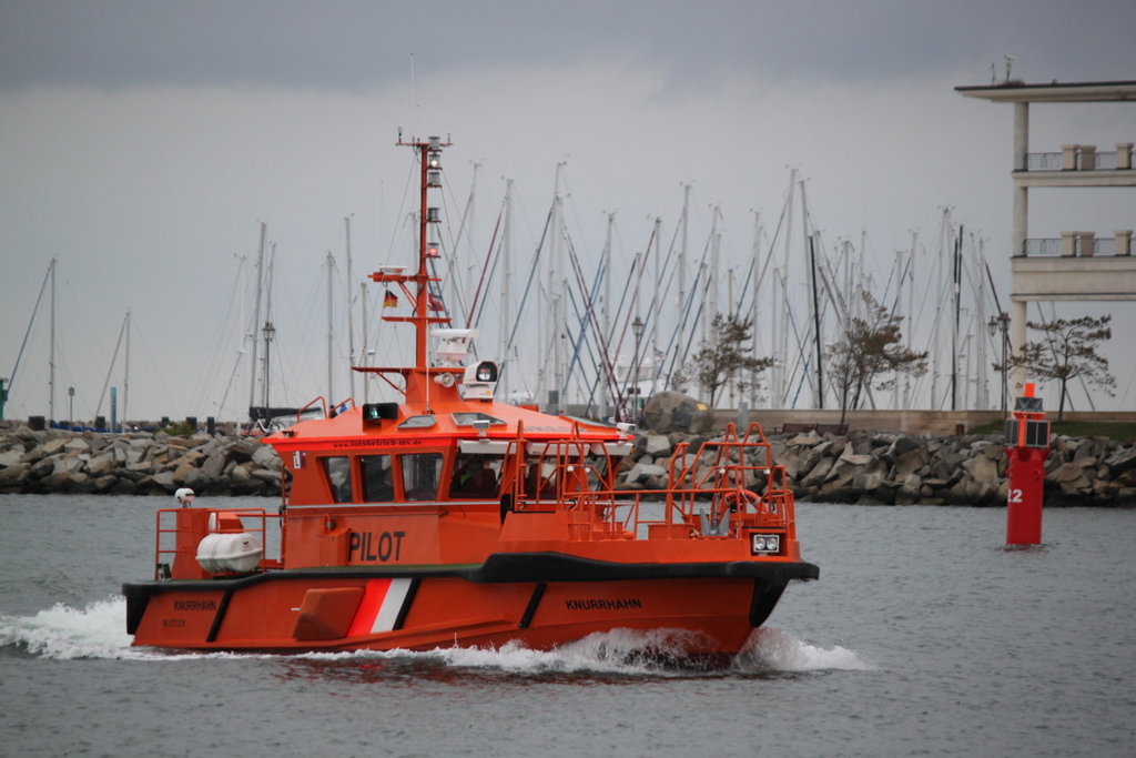 Das Lotsenboot Knurrhahn beim Einlaufen am 25.05.2019 in Warnemünde.