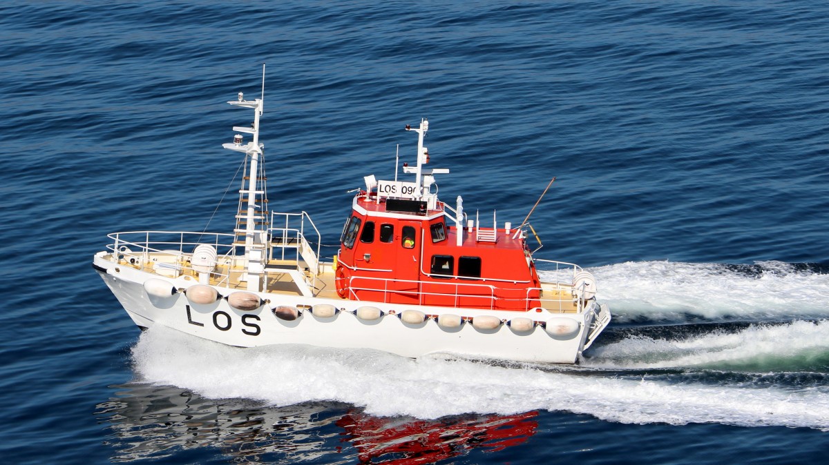 Das Lotsenboot Los 090 am 24.07.2014 vor Trondheim. Die Los 090 ist13m lang und 4m breit.