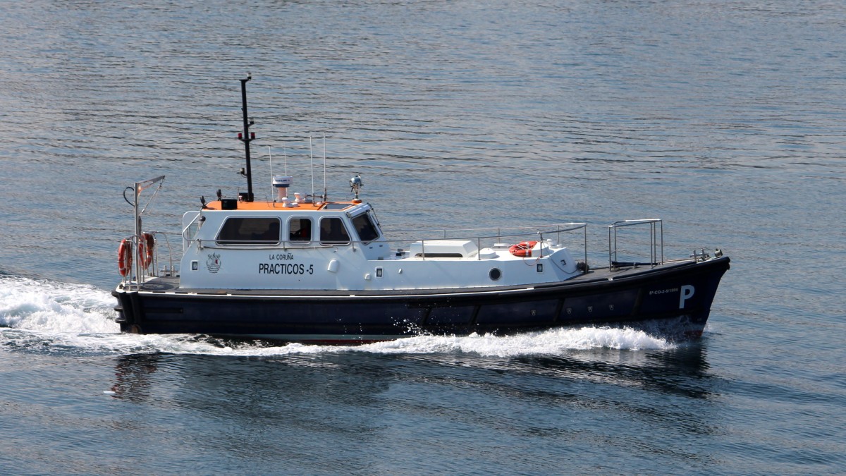 Das Lotsenboot Practicos 5 am 18.04.2014 im Hafen von La Coruna.