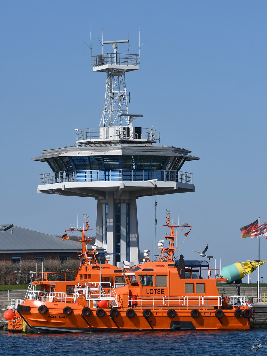 Das Lotsenschiff Pilot Holtenau (MMSI: 211533730) war Anfang April 2019 in Travemünde zu sehen.