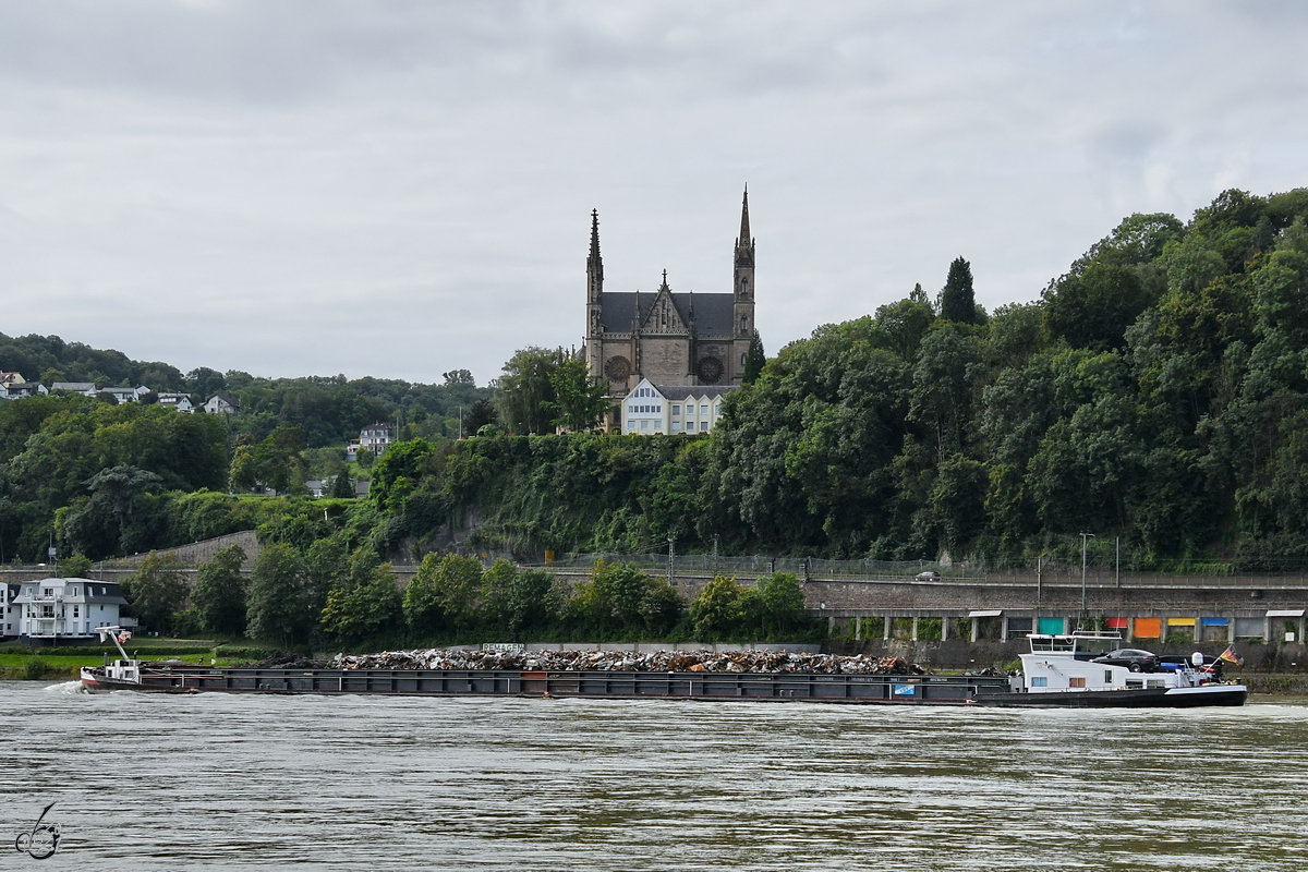 Das mit Schrott beladene Gütermotorschiff CHRISTA (ENI: 02324080) war Anfang August 2021 auf dem Rhein bei Remagen zu sehen.