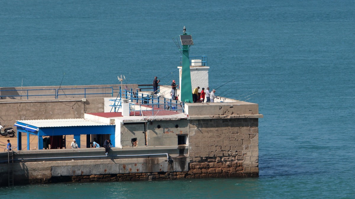 Das Molenfeuer Punta de San Felipe in Cadiz am 15.04.2014.