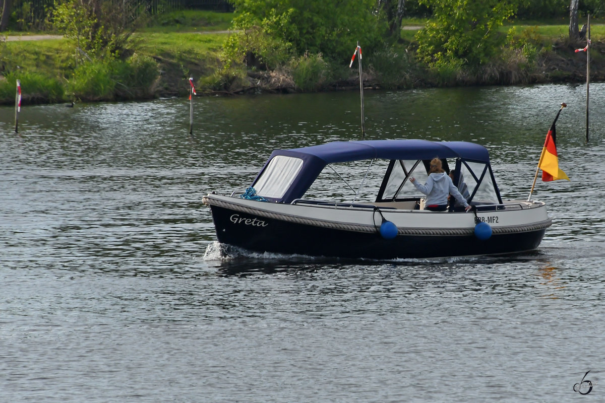 Das Motorboot Greta Ende April 2018 auf der Havel bei Potsdam.