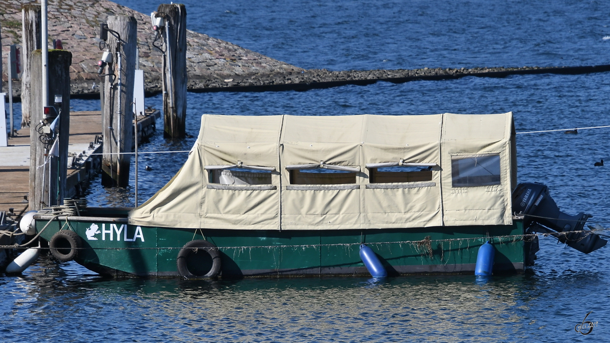 Das Motorboot  Hyla  Anfang April 2019 in Travemünde.