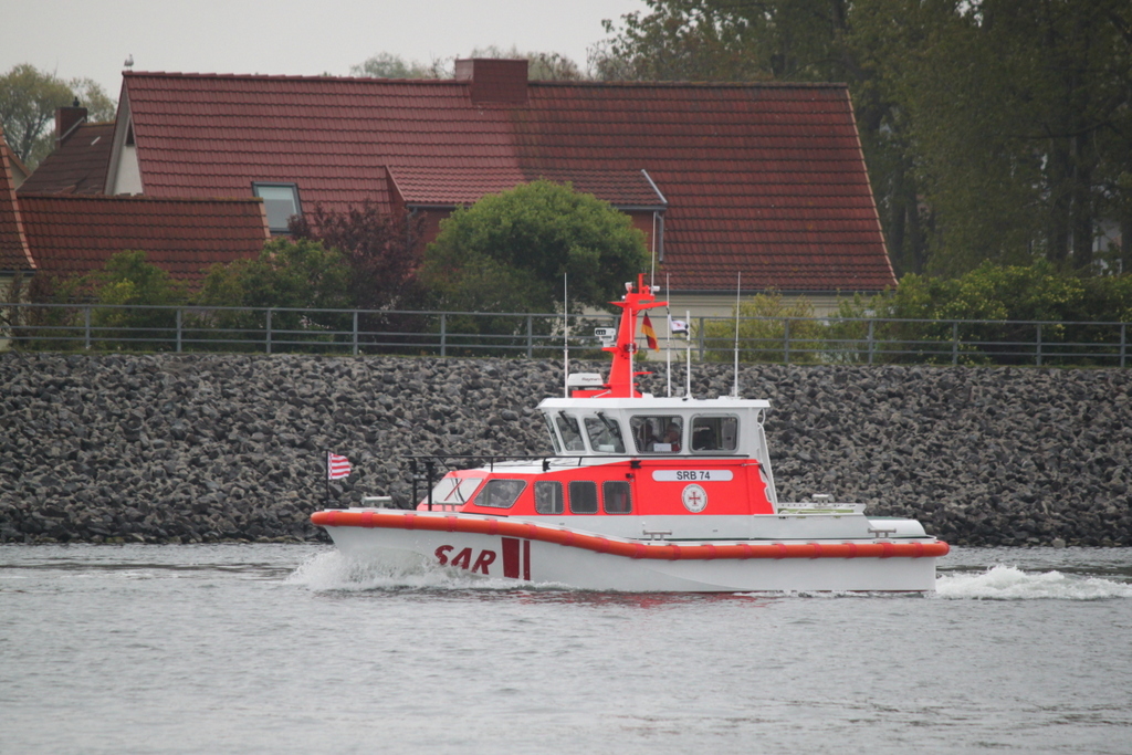 Das neue Seenotrettungsboot SRB 74 beim Auslaufen am 10.05.2019 in Warnemünde 
