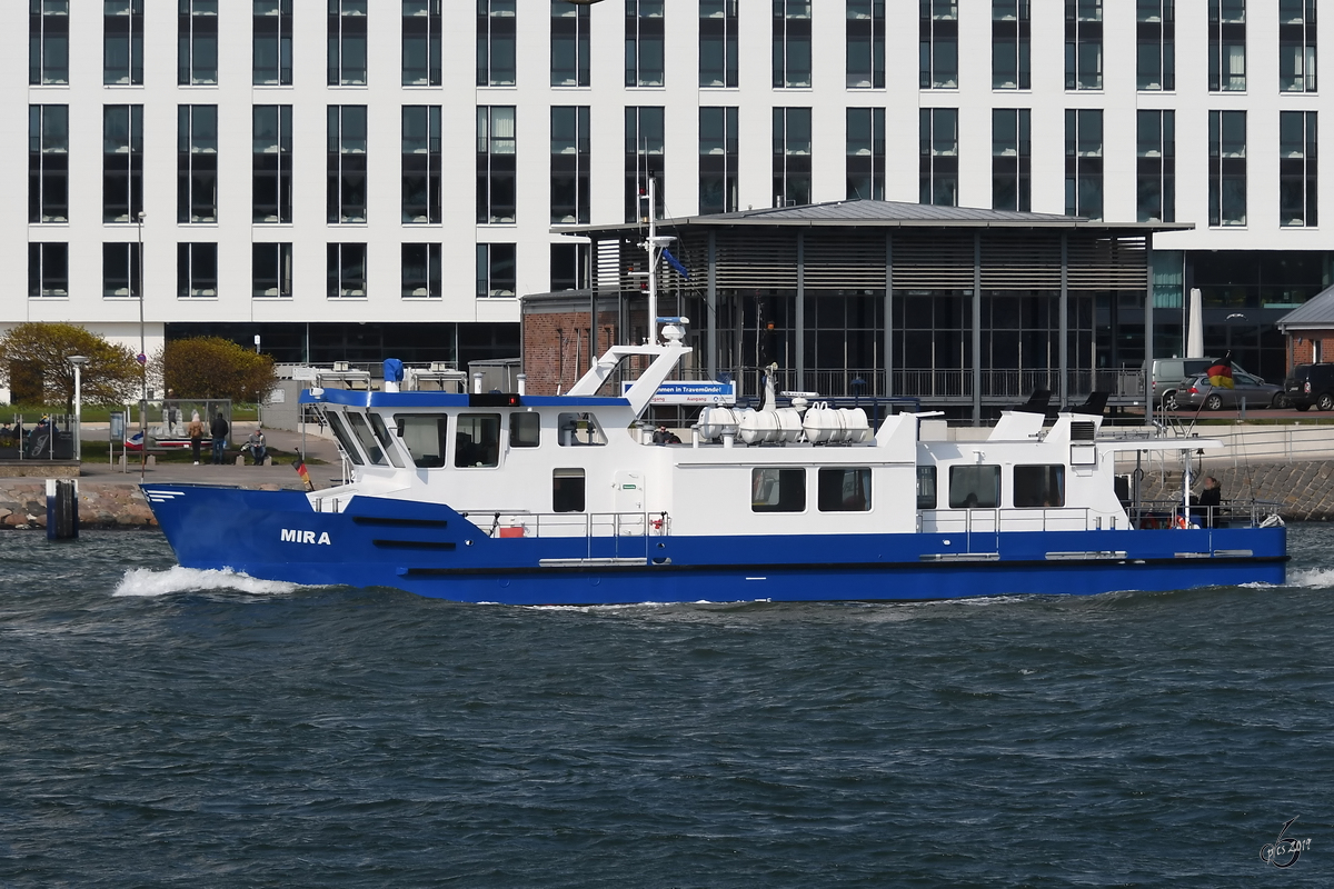 Das Passagierschiff  Mira  (MMSI: 211303110) Anfang April 2019 in Travemünde.