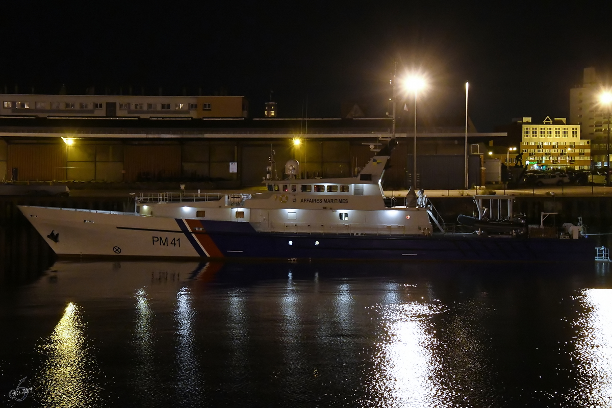 Das Patrouillenschiffe PM41  Thémis  Anfang Juli 2019 im Hafen von Calais. 