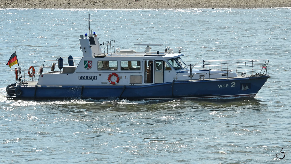 Das Polizeiboot WSP 02 der Wasserschutzpolizei auf dem Rhein. (Düsseldorf, Juni 2018)