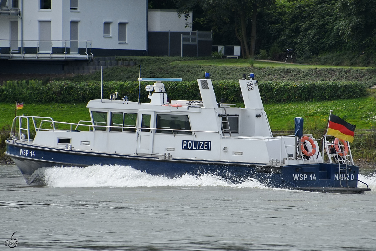 Das Polizeiboot WSP 14 MAINZ D der Wasserschutzpolizei. (Remagen, August 2021) 