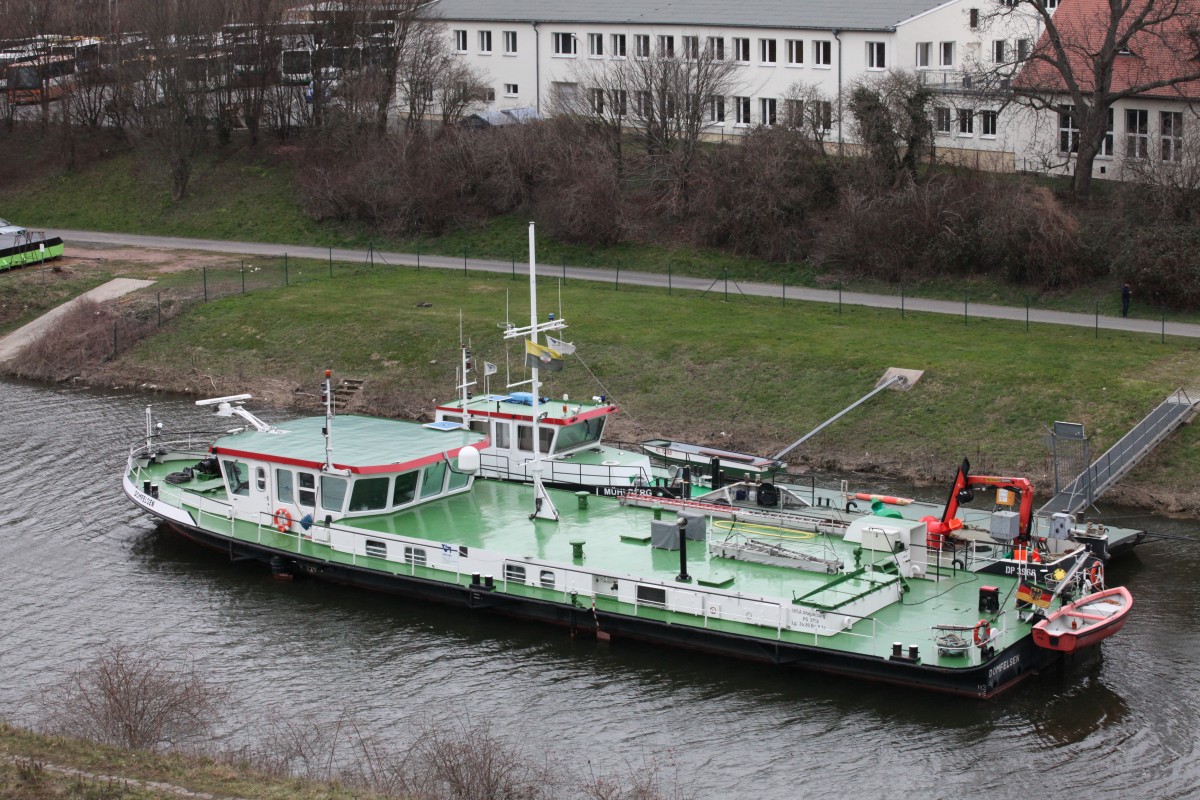 Das Schubschiff Domfelsen des WSA Magdeburg im Meißner Hafen. 20.03.2016 11:22 Uhr.