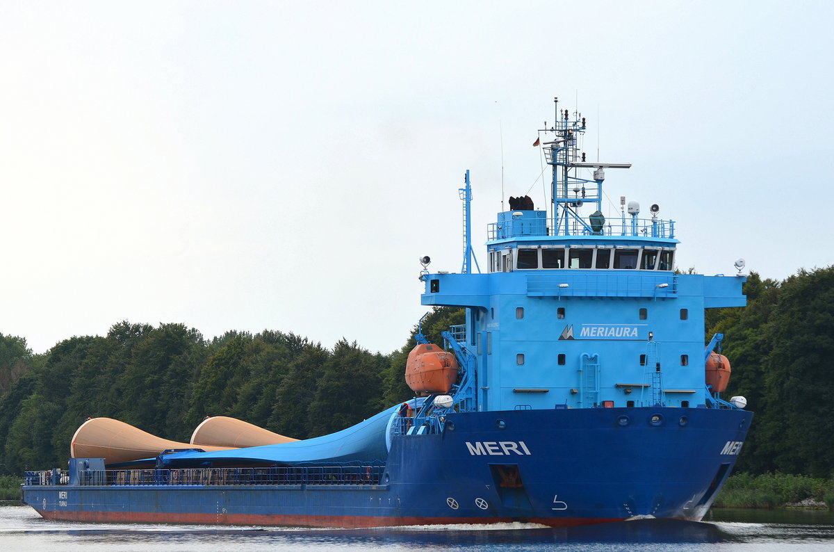 Das Schwergutschiff Meri IMO-Nummer:9622502 Flagge:Finnland Länge:105.0m Breite:18.0m Baujahr:2012 Bauwerft:STX Finnland,Turku Finnland am 26.08.17 im Nord-Ostsee-Kanal bei Fischerhütte.   