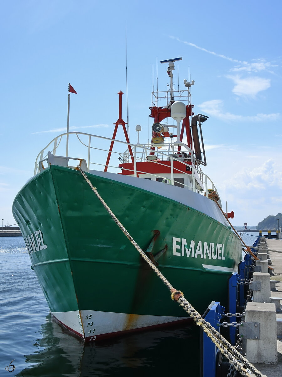 Das Sicherheitsschiff CH-16 EMANUEL (IMO: 7902439) hat im Sassnitzer Hafen angelegt. (August 2023) 