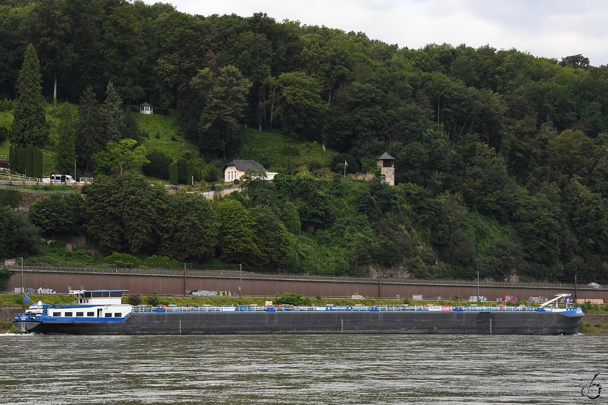 Das Tankmotorschiff CLAUDIA V. (ENI: 02332936) war Anfang August 2021 auf dem Rhein bei Remagen unterwegs.
