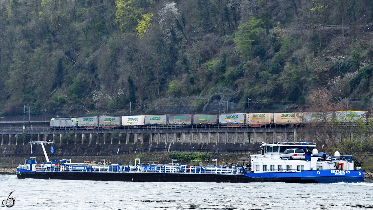 Das Tankmotorschiff EILTANK 69 (ENI: 02320316) war Anfang April 2021 auf dem Rhein bei Unkel zu sehen.