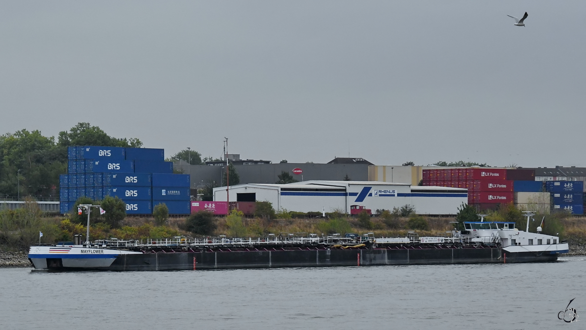 Das Tankmotorschiff MAYFLOWER (ENI: 02326327) war Ende August 2022 in Duisburg zu sehen.