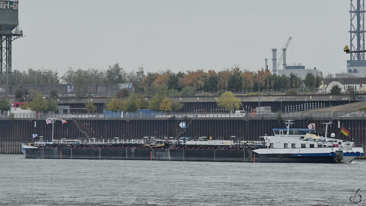 Das Tankmotorschiff MAYFLOWER (ENI: 02326327) war Ende August 2022 in Duisburg zu sehen.