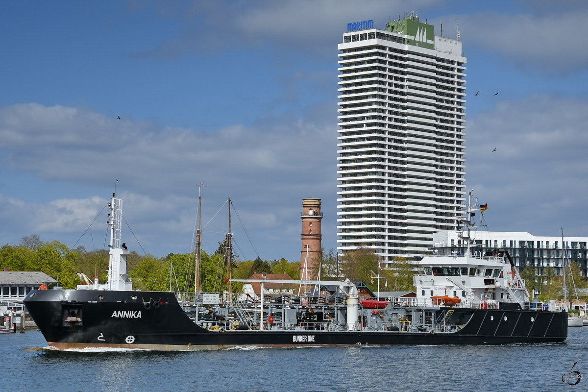 Das Tankschiff ANNIKA (IMO: 9628489) ist gerade in Travemünde angekommen. (Mai 2023)