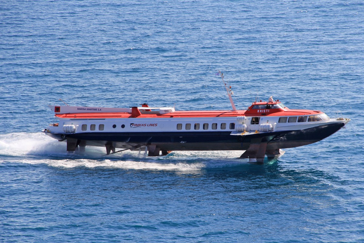 Das Tragflgelboot Kristi der Finikas Lines aus Albanien. Bild vor der Kste Albaniens aufgenommen am 4. Oktober 2013.