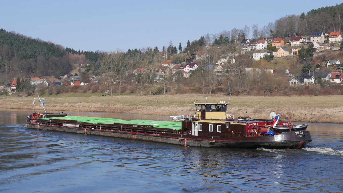 Das tschechische GMS SILJA , Decin , ENI 8451015 , die Elbe zu Tal zwischen Bad Schandau und Königstein, vor Prossen; 19.03.2018
