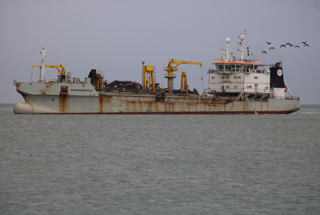 DE Bougainville lag am 18.02.2024 vor Warnemünde.