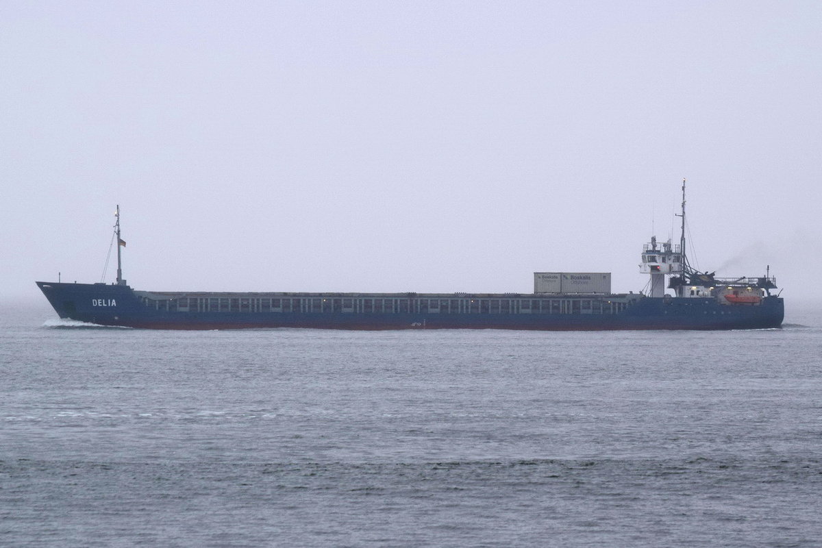 DELIA , General Cargo , IMO 9234317, Baujahr 2000 . 89.6 × 11.65m , 18.12.2018 , Cuxhaven
