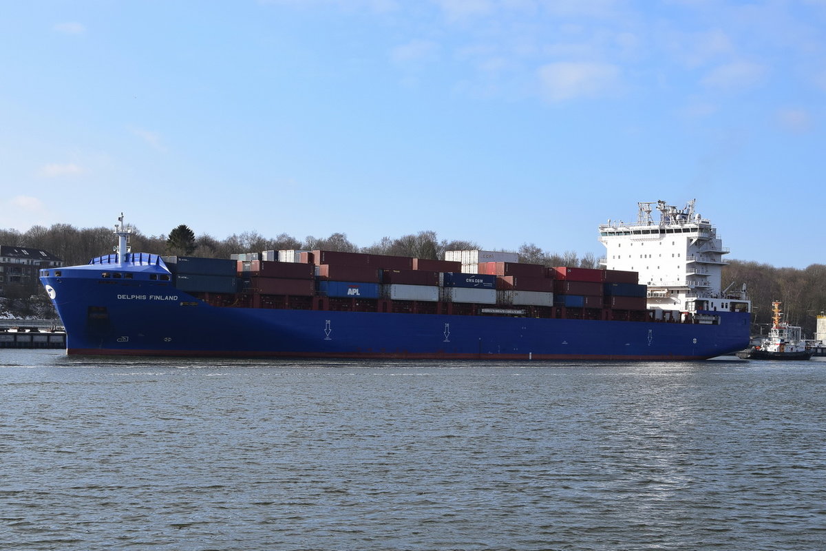 DELPHIS FINLAND , Containerschiff , IMO 9763722 . Baujahr 2016 , 177.5 × 30.5m , 1924 TEU , 16.02.2018 NOK Höhe Schleuse Kiel-Holtenau 