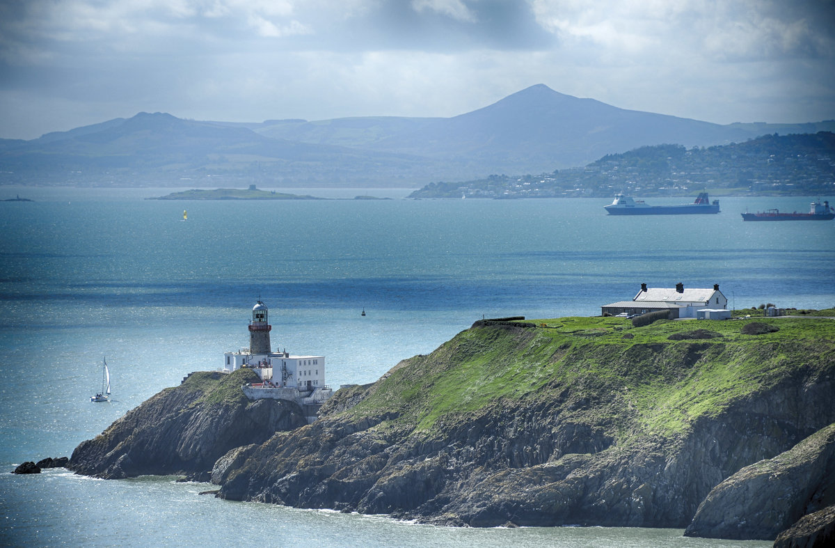 Der 1814 erbaute Baily Leuchtturm af der Halbinsel von Howth östlich von Dublin.
Aufnahme: 12. Mai