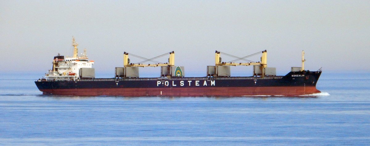 Der 189m lange Bulker Koszalin am 16.05.18 auf der Ostsee.