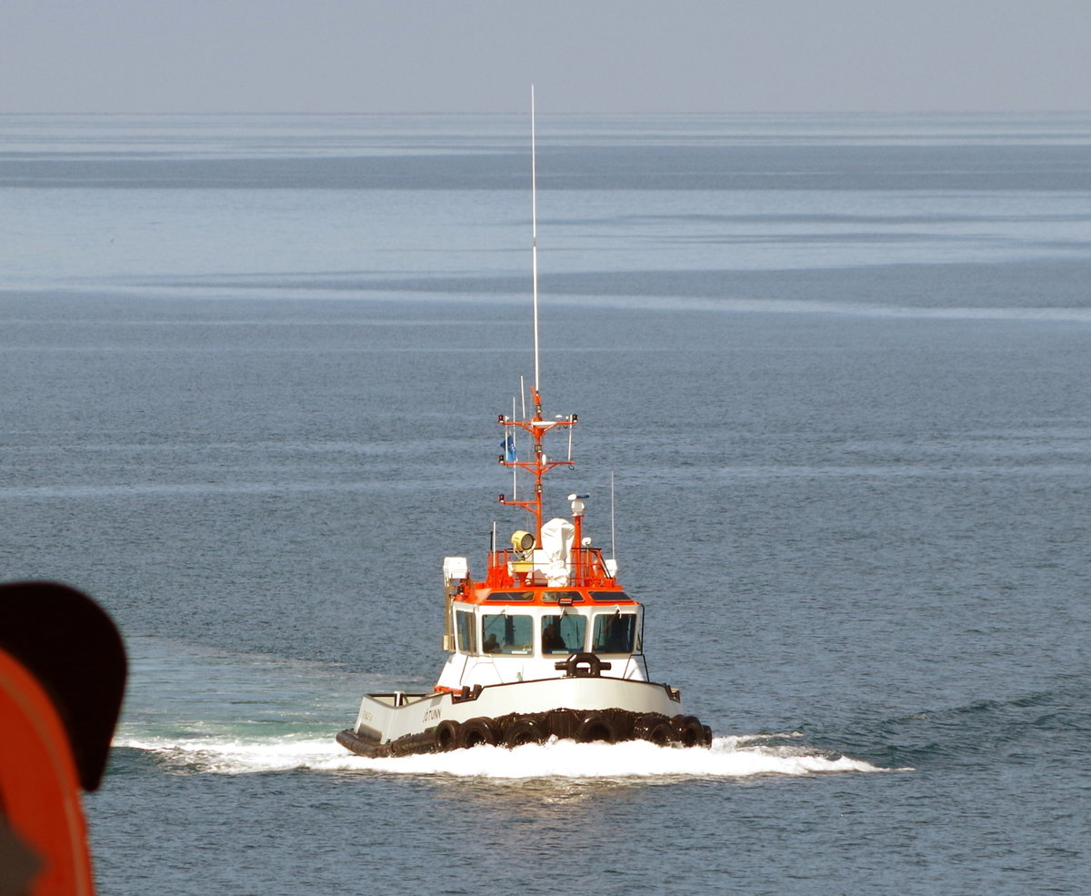 Der 20m lange Schlepper Jötunn am 16.06.19 vor Reykjavik