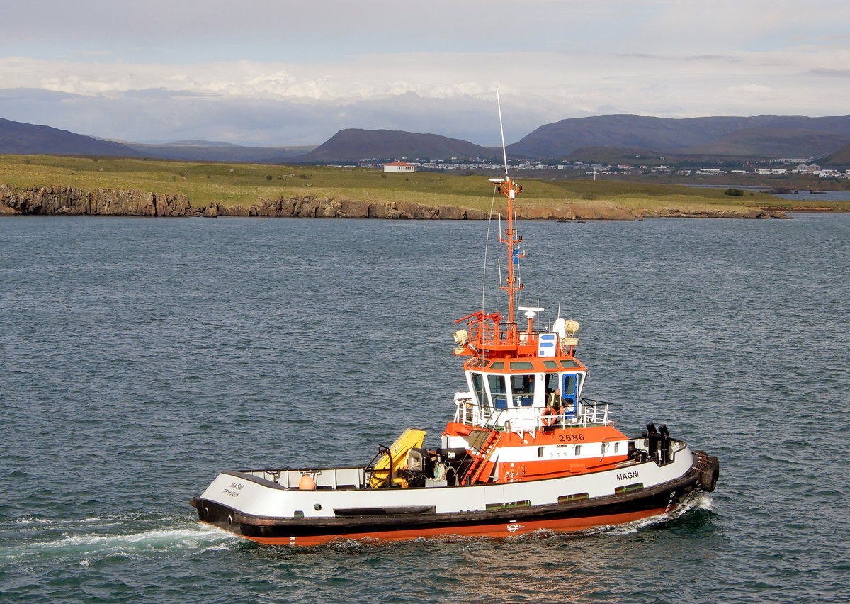 Der 22m lange Schlepper MAGNI am 17.06.19 in Reykjavik