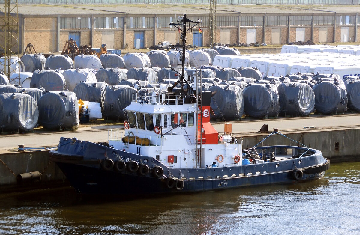 Der 30m lange Schlepper VB BALTIC am 07.03.24 in Rostock