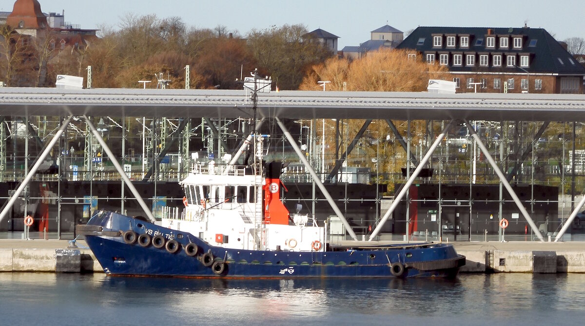 Der 30m lange Schlepper VB BALTIC (IMO: 8915471) am 21.11.25 in Rostock.