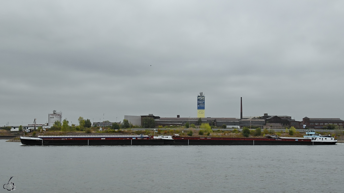 Der aus MAINFRANKEN (ENI: 04806420) und STADT WÜRZBURG (ENI: 04503390) bestehende Koppelverband ist auf dem Rhein unterwegs. (Duisburg, August 2022)
