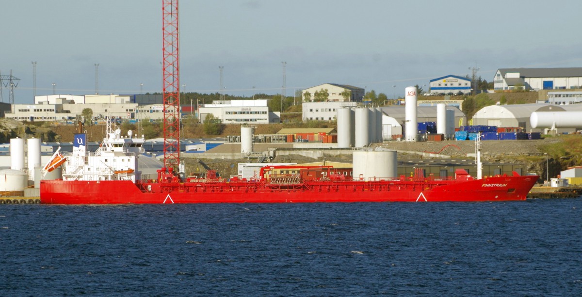 Der Chemikalientanker Finnstraum am 14.05.15 bei Bergen (NOR).