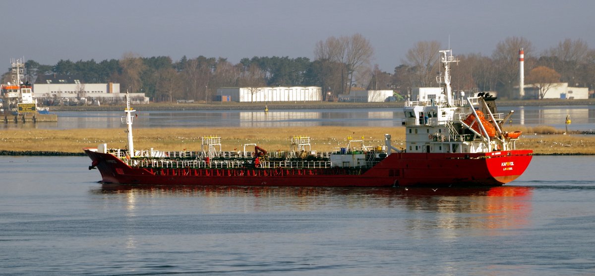 Der Chemikalientanker Kaprifol ausgehend Rostock am 28.03.17