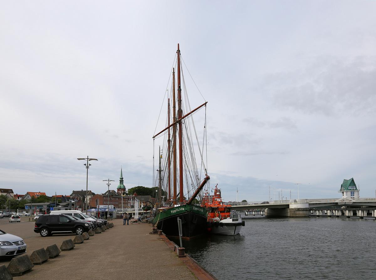 Der Dreimast Gaffelschoner PIPPILOTTA lag am 27.05.2020 in Kappeln an der Schlei am Kai.