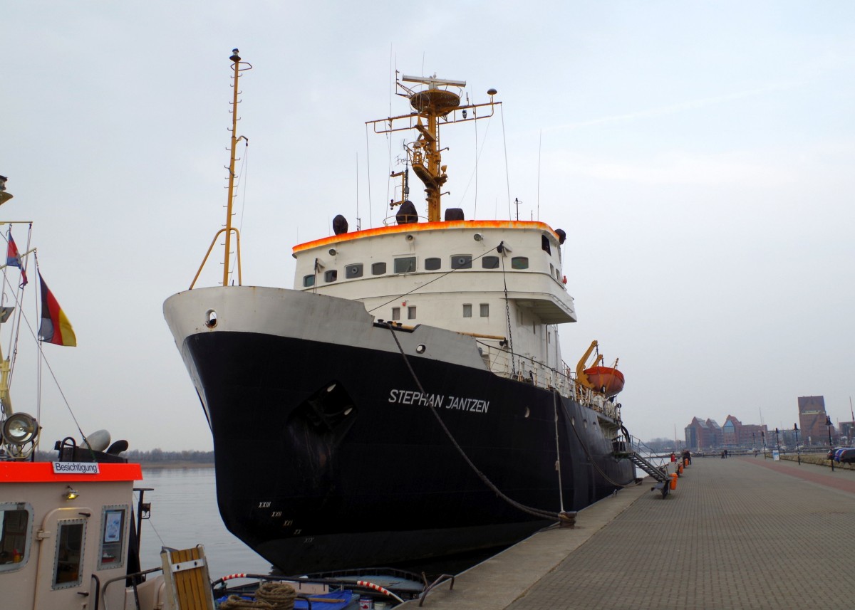 Der ehemalige Eisbrecher  Stephan Jantzen  im Stadthafen Rostock am 24.03.15