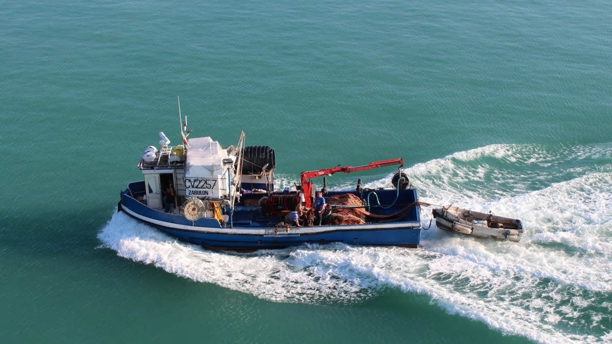 Der Fischkutter Zabulon am 26.10.2013 im Hafen von Civitavecchia