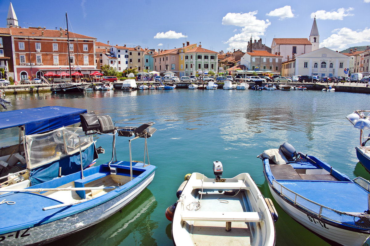 Der Freizeithafen in Izola an der slowenischen Adriaküste.Aufnahme: 28. Juli 2016.