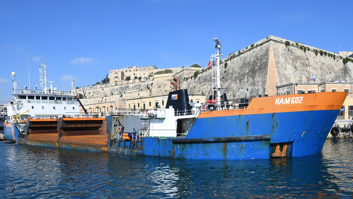 Der Holländische Kabelleger  HAM 602  im Hafen von Valletta. (Oktober 2017)