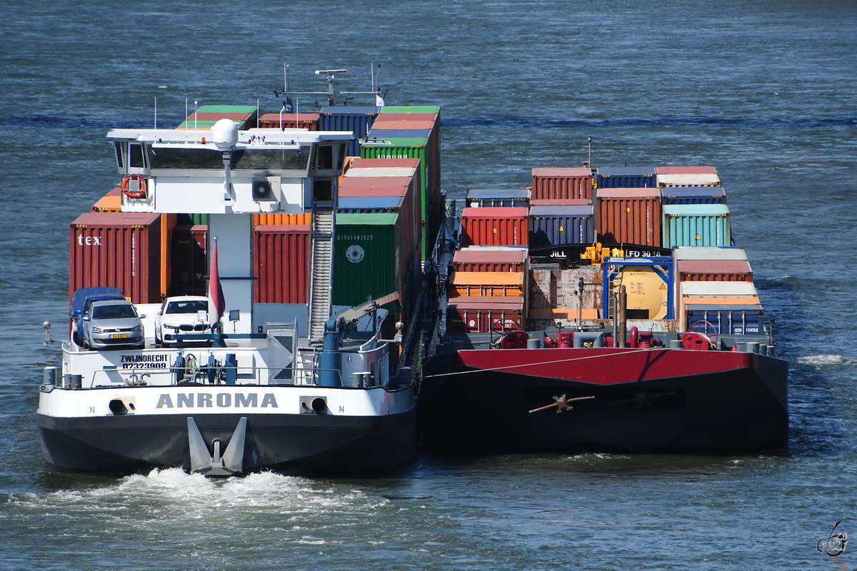 Der Koppelverband ANROMA (ENI: 02323909) ist hier Mitte April 2021 auf dem Rhein unterwegs und passiert gerade Duisburg.