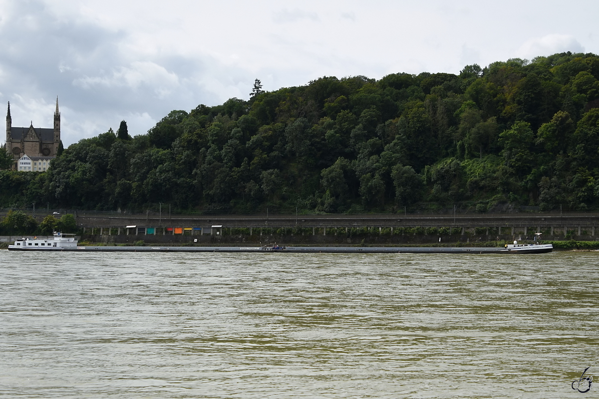 Der Koppelverband bestehend aus RHENUS THIONVILLE I & II (ENI: 02332593 & 02332594) auf dem Rhein unterwegs. (Unkel, August 2021)