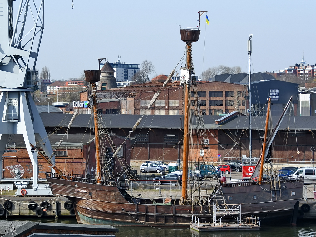 Der Kraweel-Nachbau Lisa von Lübeck (IMO 2684682), so gesehen Ende März 2022 in Lübeck.