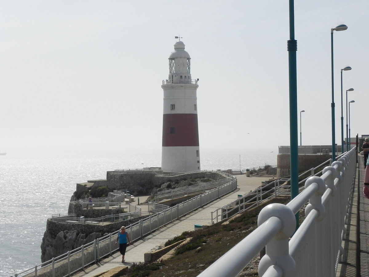 Der Leuchtturm von Gibraltar, am Europa Point – dem südlichsten Punkt Gibraltars am 07.10.2016. Hier begann die arabische Eroberung der Iberischen Halbinsel.