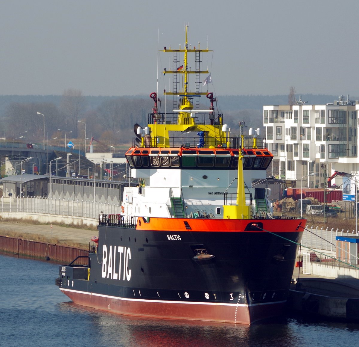 Der Notschlepper BALTIC am 28.03.17 in Warnemünde