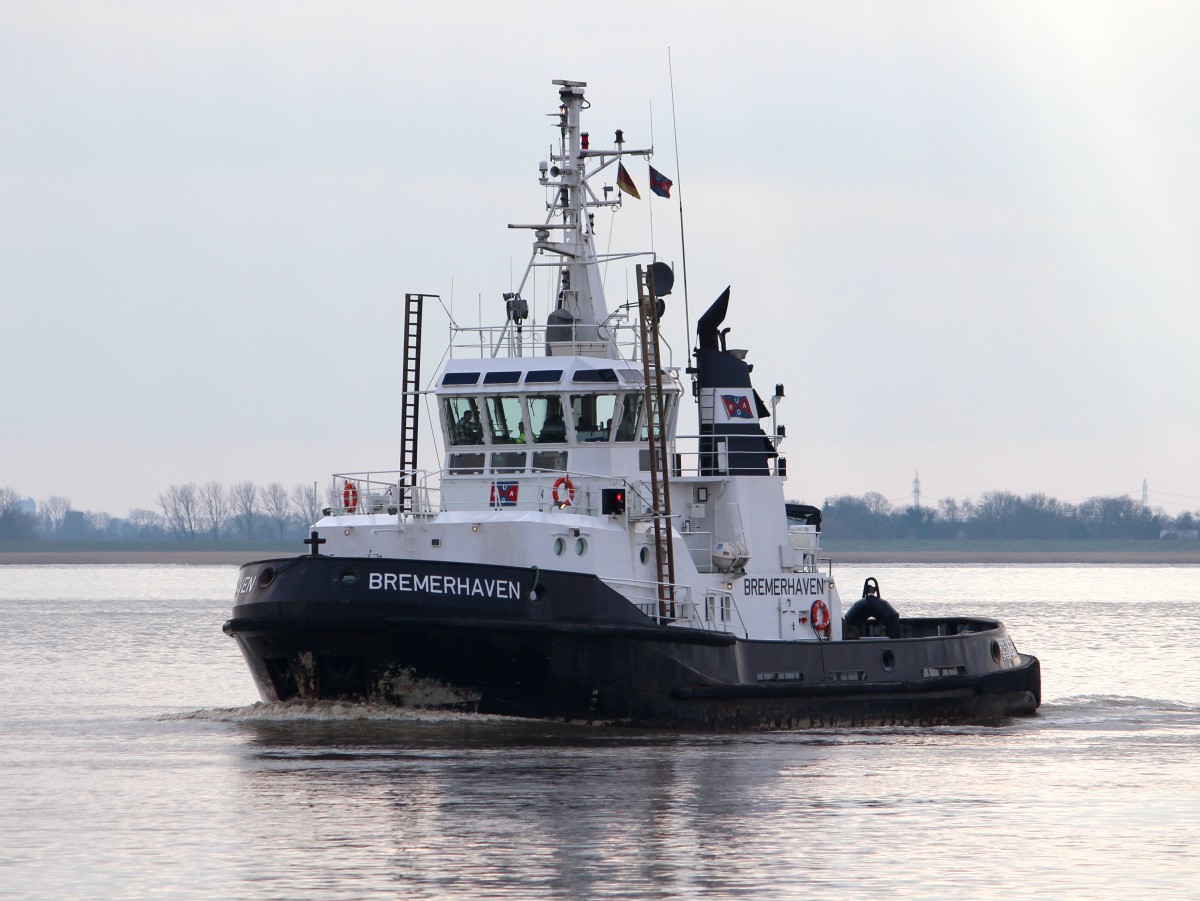 Der Schlepper Bremerhaven am 13.02.2013 auf der Weser vor Bremerhaven.