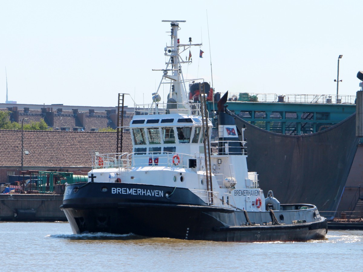 Der Schlepper Bremerhaven am 13.06.2013 im Hafen von Bremerhaven.