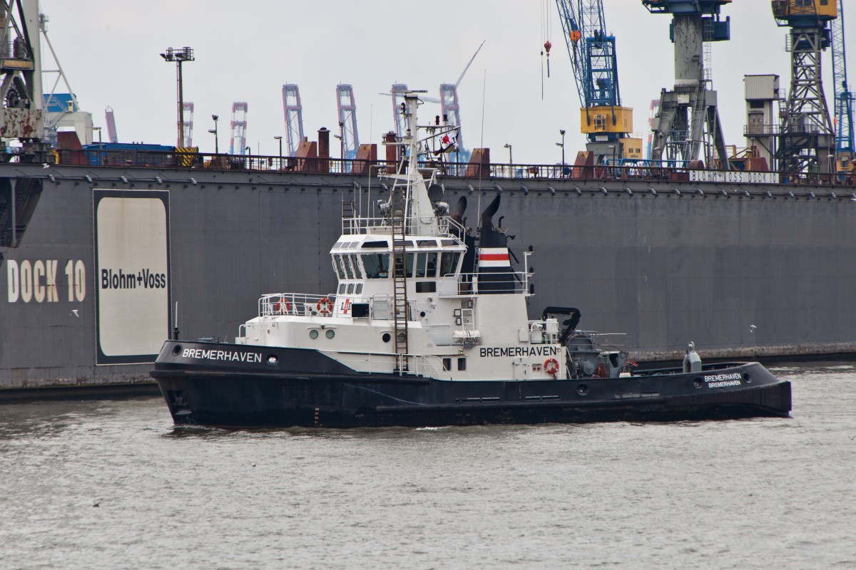 Der Schlepper Bremerhaven (IMO:9045871) im Hamburger Hafen am 25.07.2015...