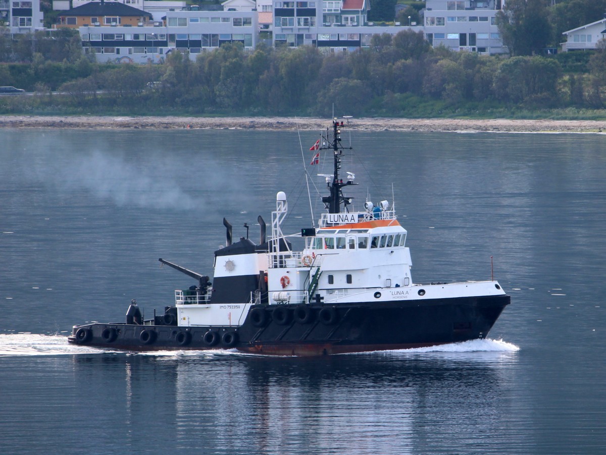 Der Schlepper Luna a am 22.07.2014 vor Tromso.